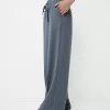 Pantalones anchos suaves