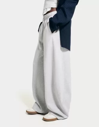 Pantalones anchos suaves