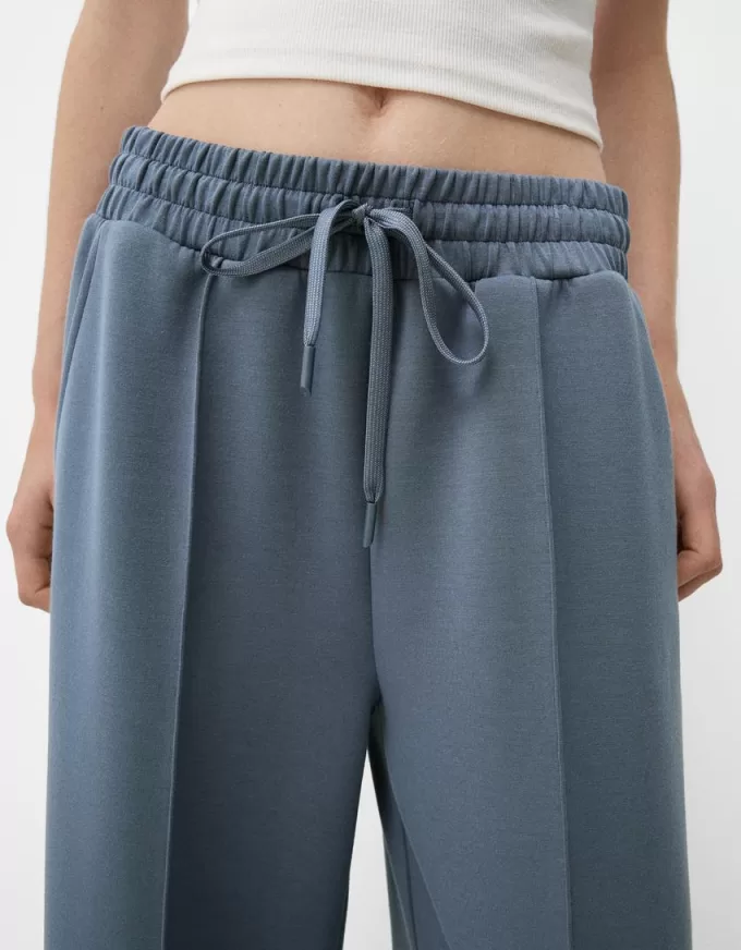 Pantalones anchos suaves