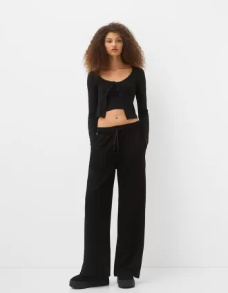 Pantalones anchos suaves