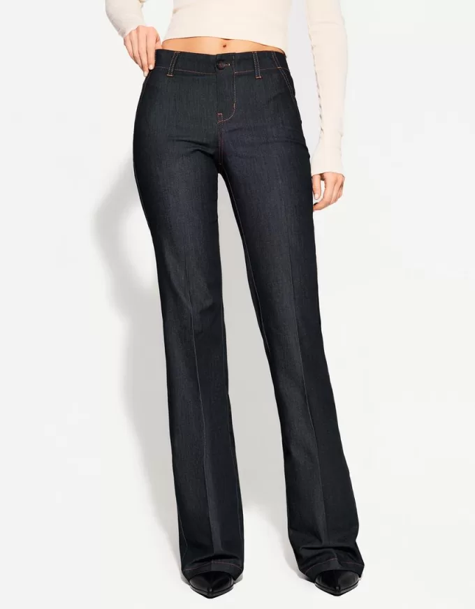 Pantalones boot-cut de talle bajo