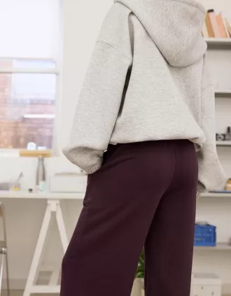 Pantalones deportivos de pierna ancha