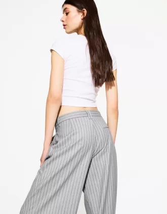Pantalones holgados de tiro bajo