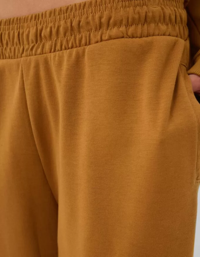 Pantalones jogger voluminosos interlock