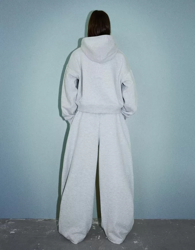 Pantalones tipo sudadera de material tipo barril