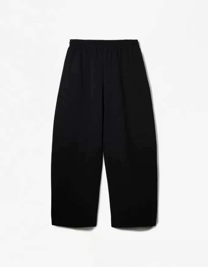 Pantalones tipo sudadera de material tipo barril