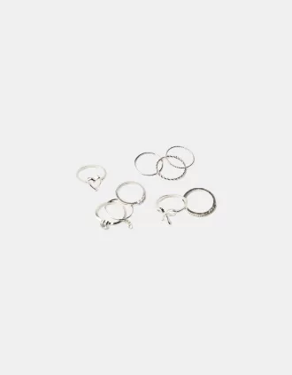 Paquete de 9 anillos de corazón.