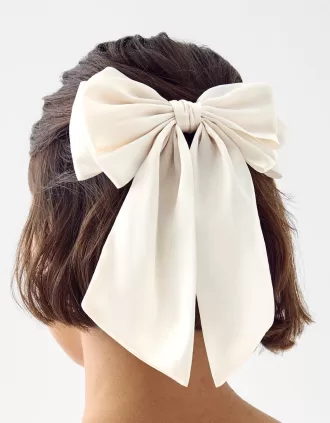Pasador para el pelo satinado con lazo
