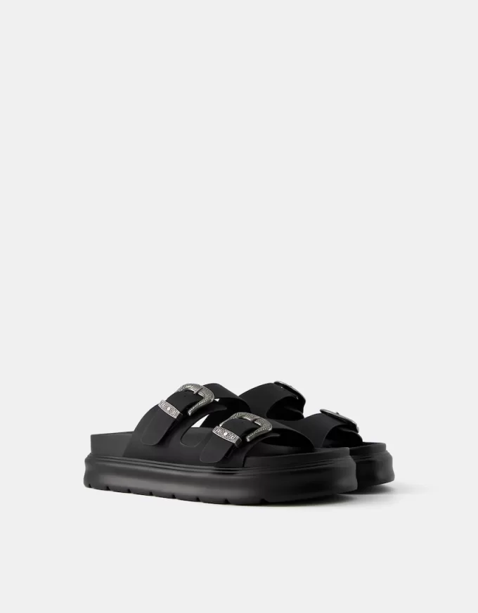 Sandalias de plataforma con hebillas para hombre. Sandalias de plataforma con hebillas para hombre.