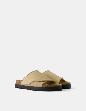 Sandalias gruesas de piel serraje