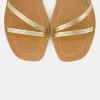 Sandalias planas con tira metalizada