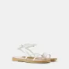 Sandalias planas con tiras