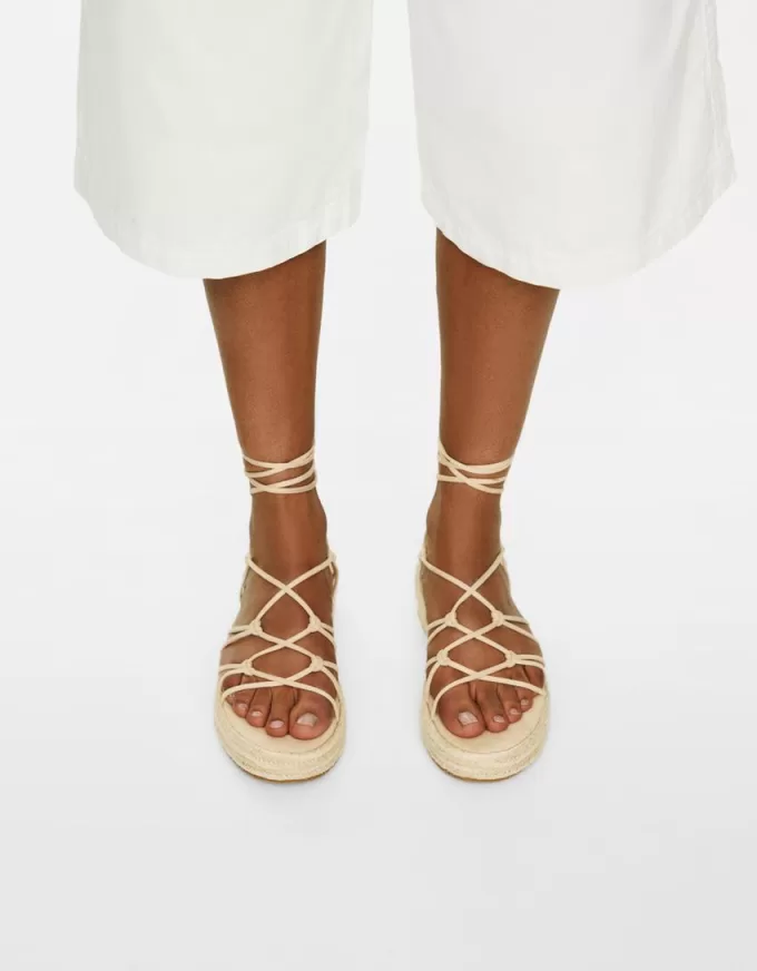 Sandalias planas de yute atadas Sandalias planas de yute atadas