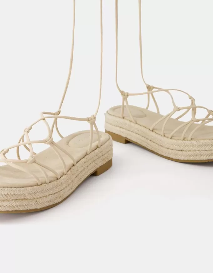 Sandalias planas de yute atadas Sandalias planas de yute atadas