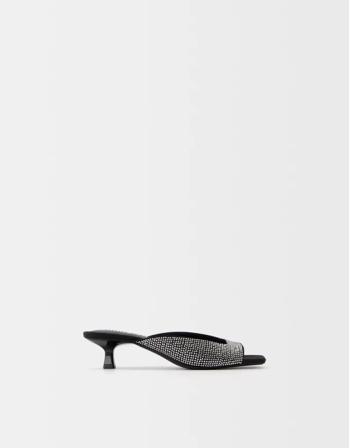 Sandalias tipo mule de tacón con detalles de strass