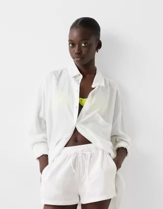 Shorts con detalle de cinturilla elástica