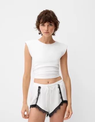 Shorts de encaje satinado