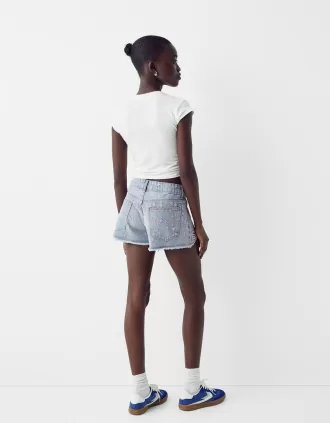 Shorts vaqueros con pedrería