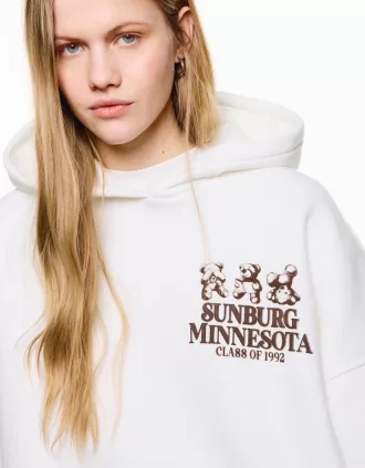 Sudadera con capucha estampada