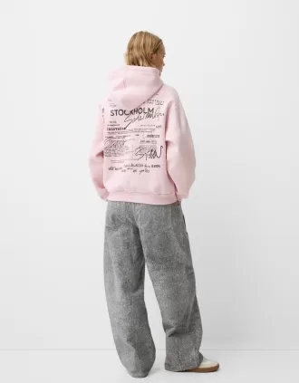 Sudadera con capucha estampada