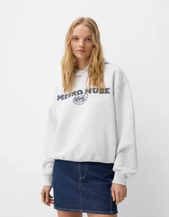 Sudadera con capucha estampada