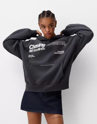 Sudadera con capucha estampada
