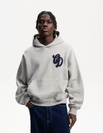 Sudadera con capucha y corte cuadrado estampado