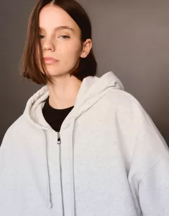 Sudadera con capucha y cremallera