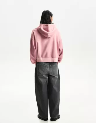 Sudadera corta con capucha estampada