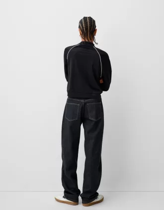 Sudadera corta con cremallera