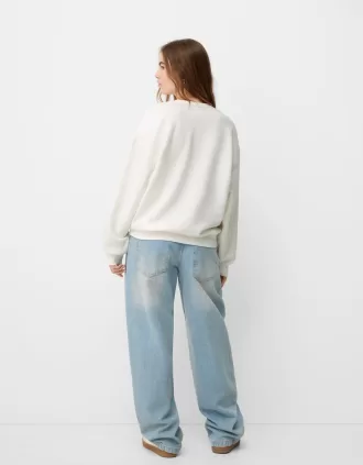 Sudadera oversize con bolsillos laterales