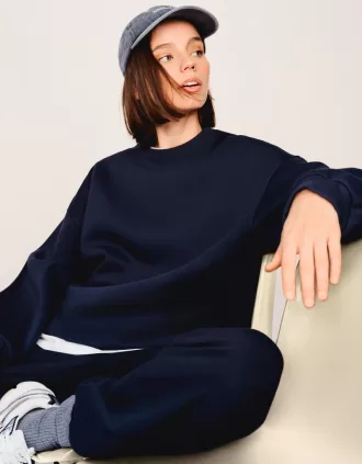 Sudadera oversize con bolsillos laterales