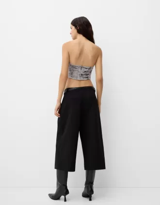 Top de terciopelo inspirado en corsetería