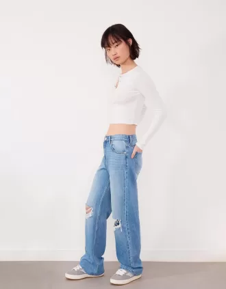 Vaqueros anchos estilo años 90 con rotos