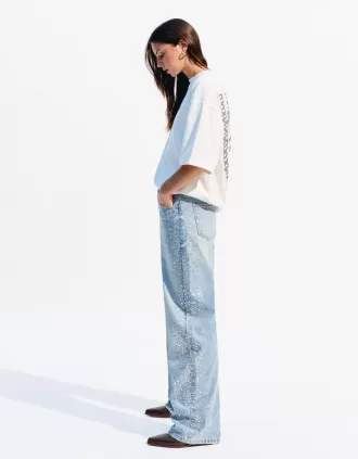 Vaqueros anchos estilo años 90 con strass