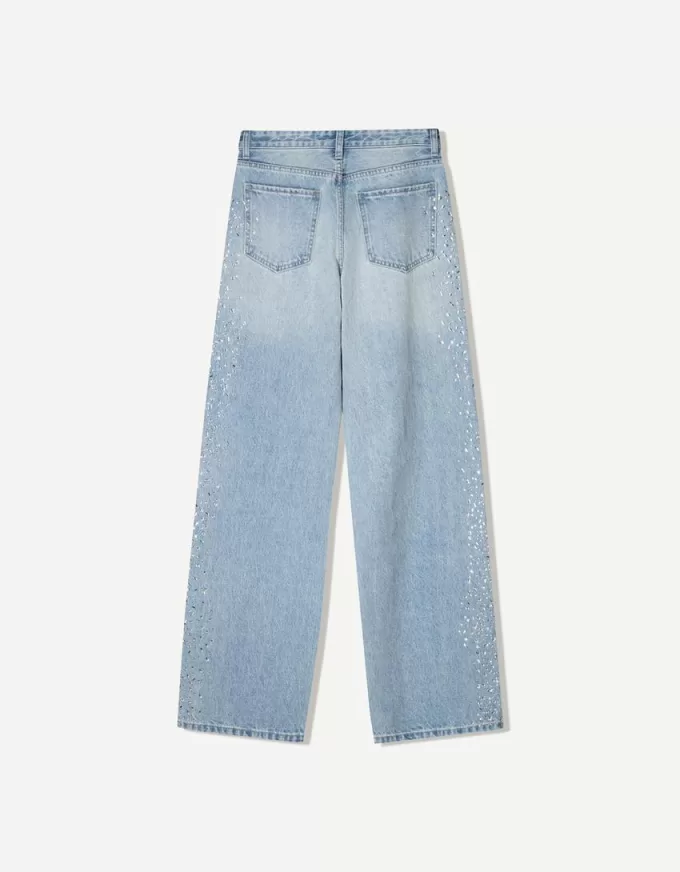 Vaqueros anchos estilo años 90 con strass