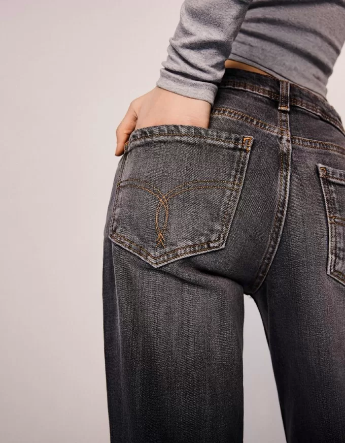 Vaqueros boot-cut de talle bajo