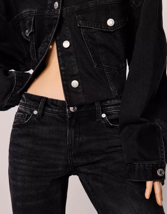 Vaqueros boot-cut de talle bajo