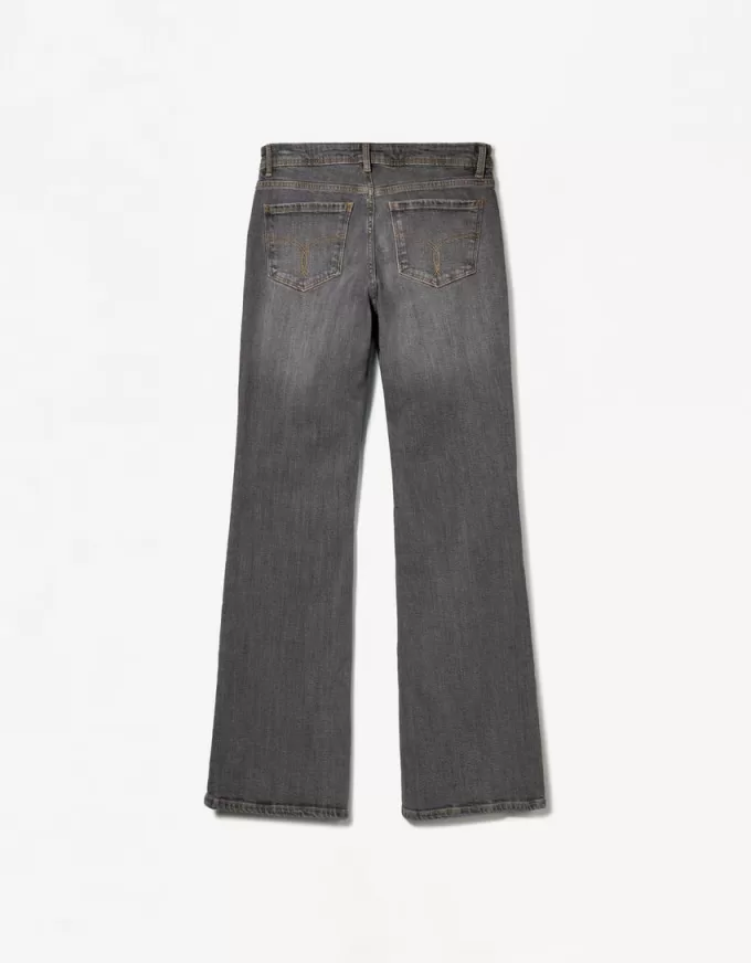 Vaqueros boot-cut de talle bajo