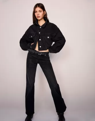 Vaqueros boot-cut de talle bajo