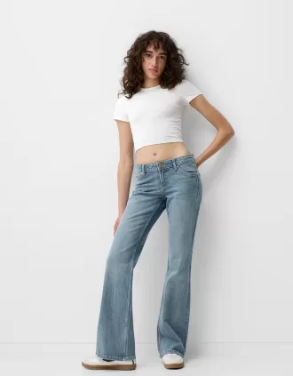 Vaqueros boot-cut de talle bajo