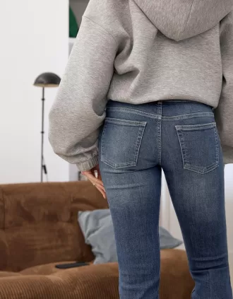 Vaqueros bootcut de talle bajo