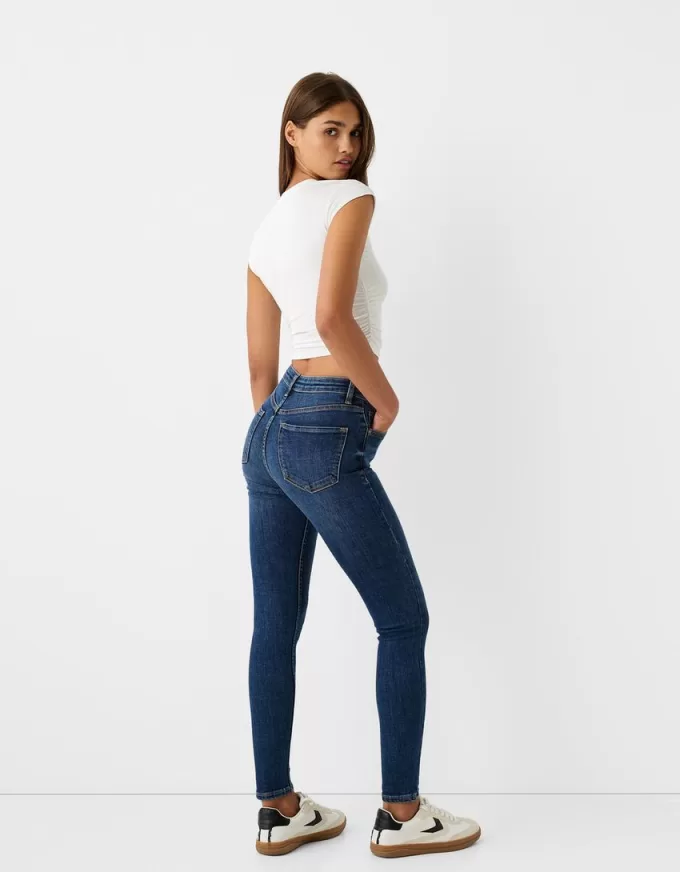 Vaqueros pitillo de talle muy alto