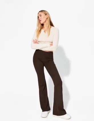 pantalones acampanados