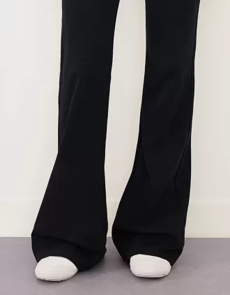 pantalones acampanados