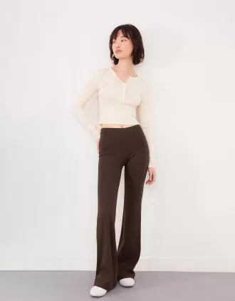 pantalones acampanados