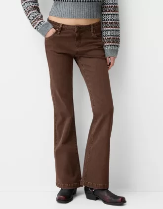 pantalones acampanados de sarga