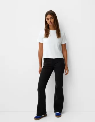 pantalones acampanados de sarga